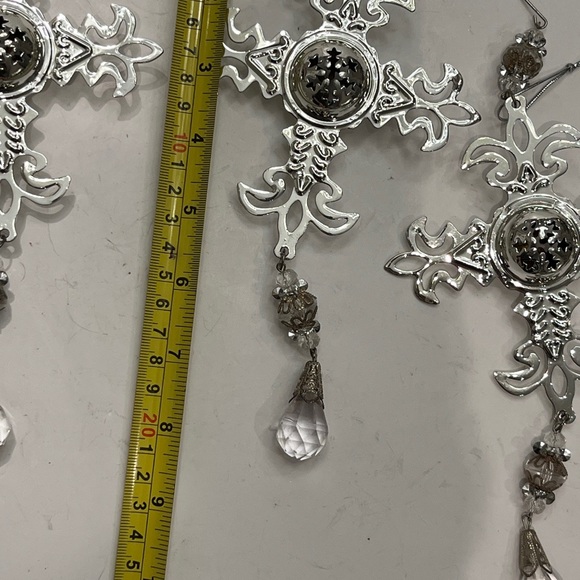 SEASONS of Cannon Falls Inspiring Tradition Christmas Ornaments Silver Cross (5) - Picture 12 of 15